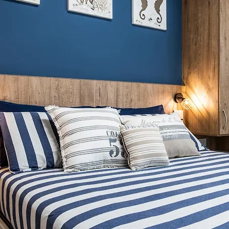 4 Family Folonari 12 דירה *